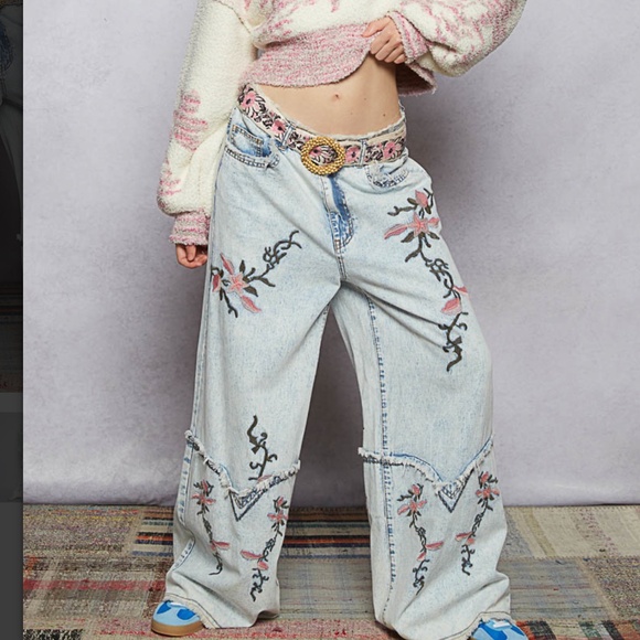 POL Light Wash Frayed Detail Floral Embroidered Wide Leg Denim Pants - Picture 1 of 6